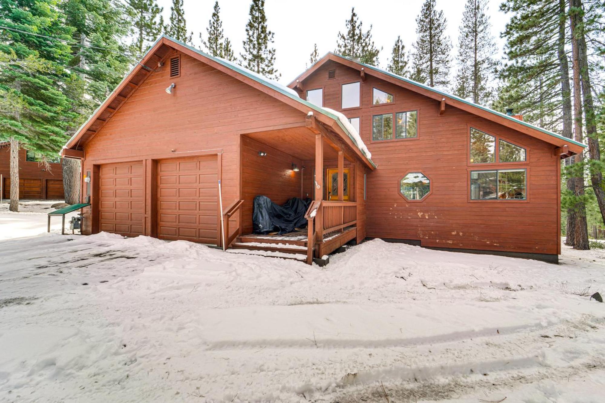 Family-Friendly Truckee Cabin In Tahoe Donner! Exterior photo