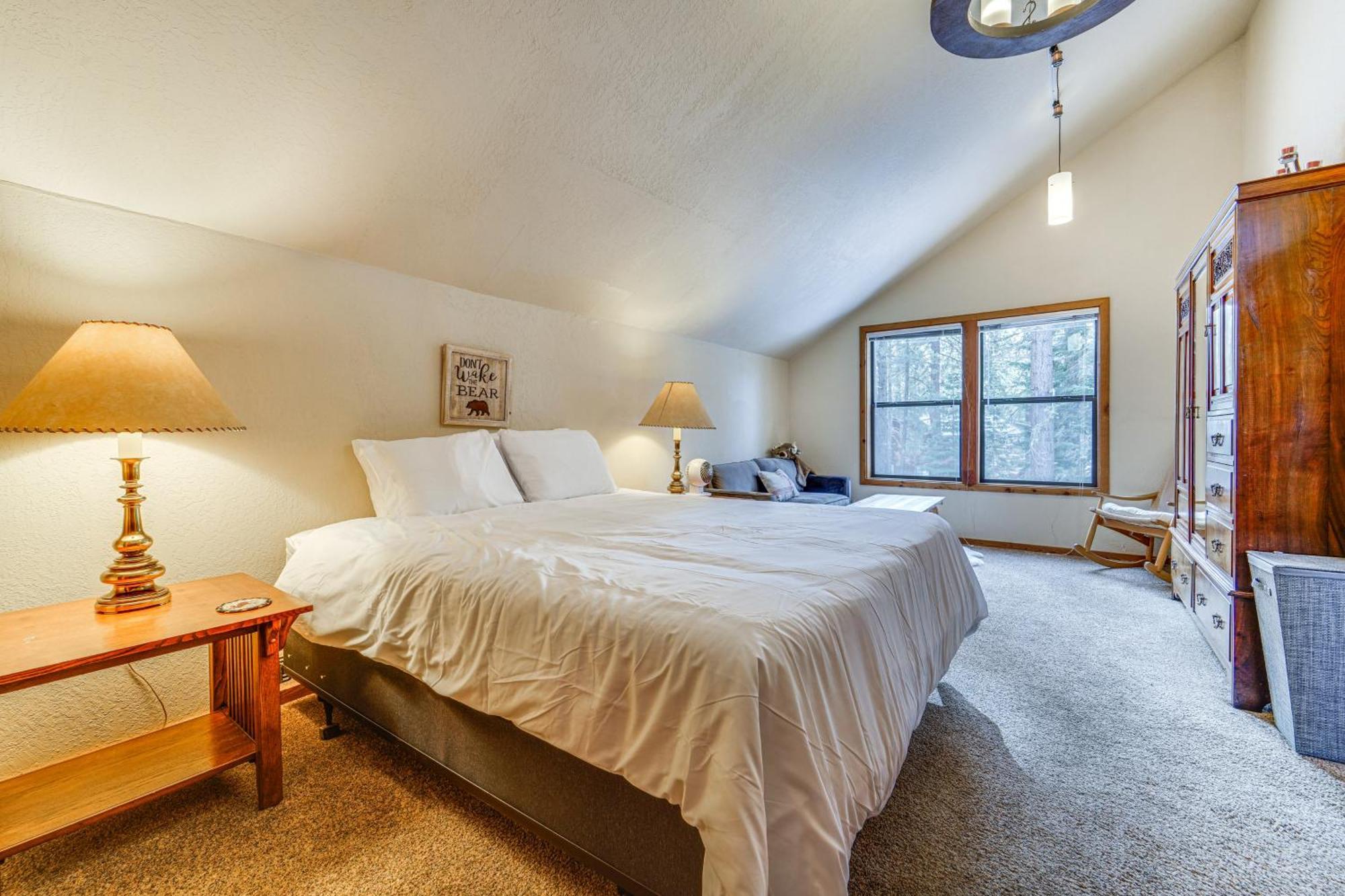 Family-Friendly Truckee Cabin In Tahoe Donner! Exterior photo