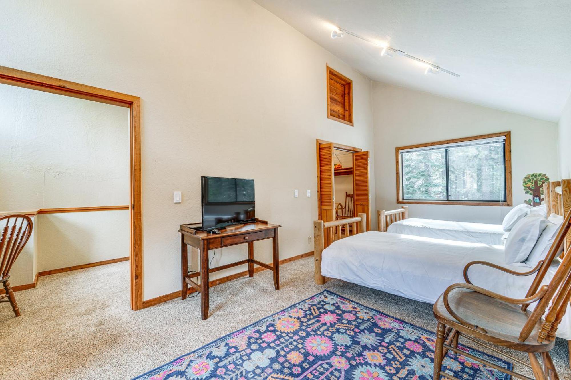 Family-Friendly Truckee Cabin In Tahoe Donner! Exterior photo