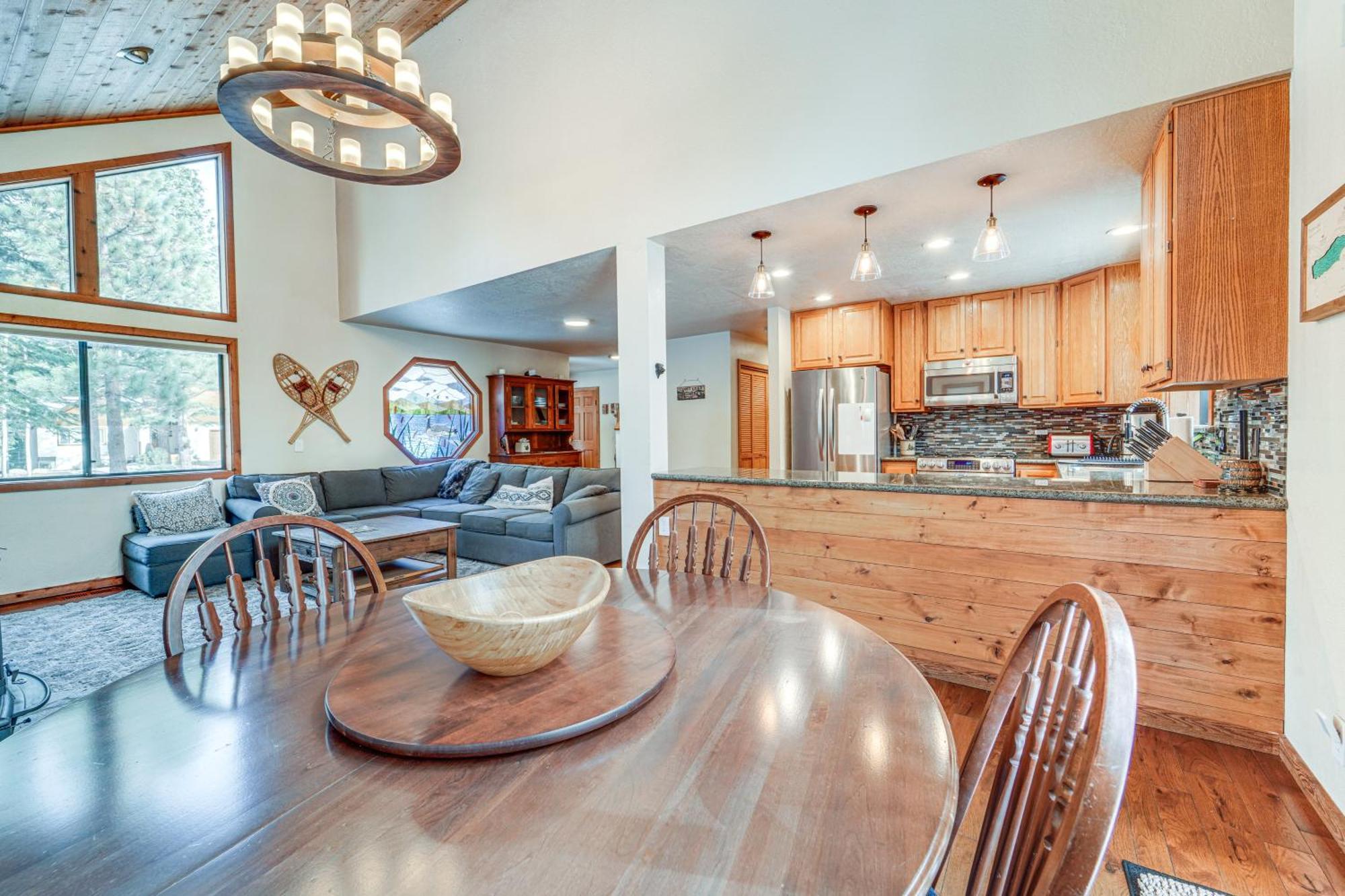 Family-Friendly Truckee Cabin In Tahoe Donner! Exterior photo