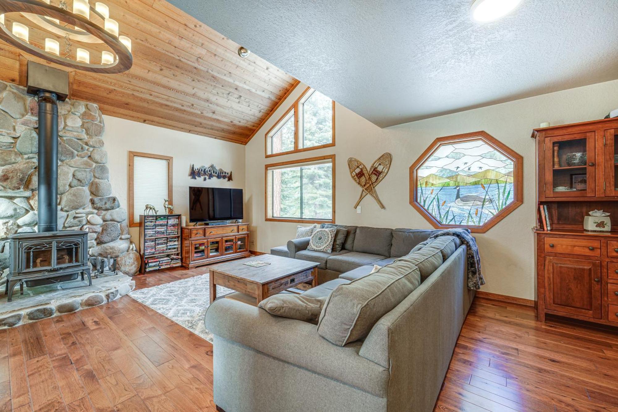 Family-Friendly Truckee Cabin In Tahoe Donner! Exterior photo