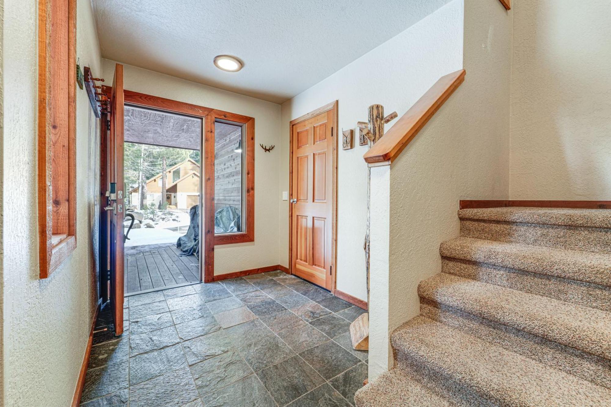 Family-Friendly Truckee Cabin In Tahoe Donner! Exterior photo